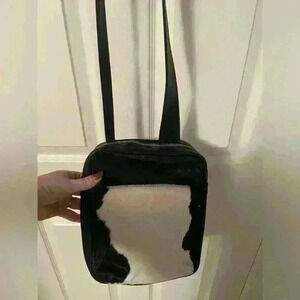 JOHNNY FARAH New York Leather Shoulder Crossbody Bag Purse in Black Cowhide